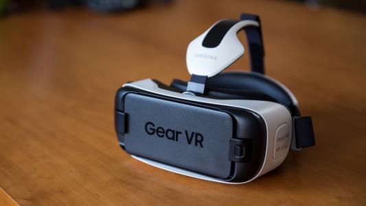 在这种情况下三星提供的Gear VR的价格仅为990卢比