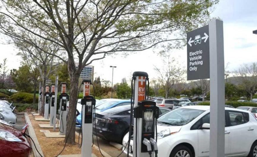 ChargePoint和EVBox团队进行EV充电站漫游