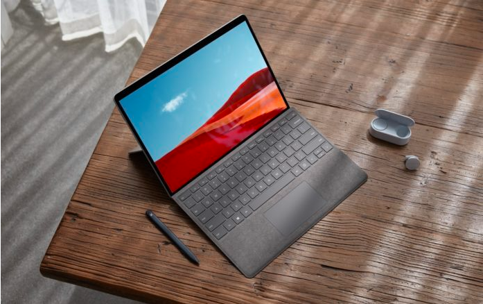 微软Surface  Pro  X使用了更快的处理器