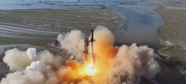 SpaceX星舰第六次试飞成功 取消“筷子夹火箭”壮举